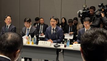 암참 만난 국세청장 "韓 투자 늘린 해외기업 세무조사 유예"