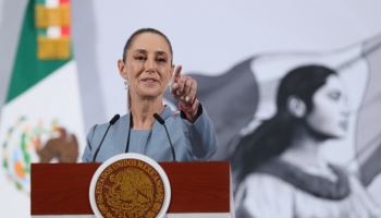 '멕시코만' 설전 트럼프-셰인바움, 첫 대면 성사될까