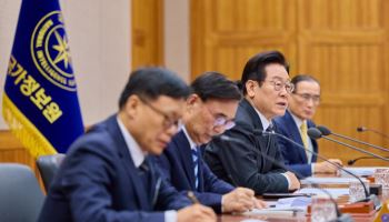 李, 연말엔 국정 무게 ‘내치’로……잠재성장률 반등 개혁 추진 속도 주목