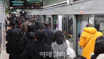 서울지하철 노조, 내일부터 '준법 투쟁'…출퇴근길 지연 우려