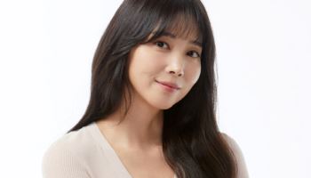 오윤아, 1인 기획사 와이에이엔터 설립 [공식]