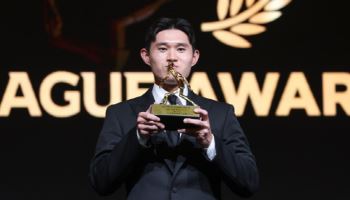 '공격 포인트 1위' 이동경, '우승' 박진섭 꺾고 첫 MVP