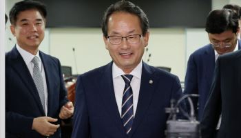 與 "12월 10일까지 디지털자산기본법 정부안 달라"