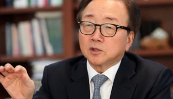 “정년연장은 '대기업 직원'과 '청년', 누가 약자인가에 대한 질문”