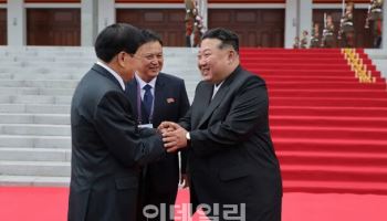 北김정은, 라오스 창건 50주년 맞아 축전…"양국 친선 발전"