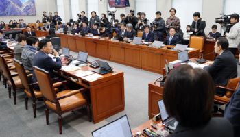 '필버 노쇼 방지' 국회법 개정안, 與주도로 운영위 통과(종합)