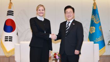 李대통령, IOC 회장 접견…“韓 체육 발전에 많은 관심과 지원 부탁”