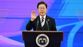 '실용' 내세우며 지지율 발판된 외교의 힘