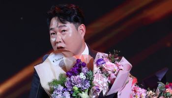 양의지 '최다 수상 타이'-최형우 '최고령 수상'...골든글러브 시상식 관심