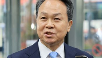 진옥동 신한금융 회장 연임…‘일류신한’ 철학으로 혁신 가속화(상보)