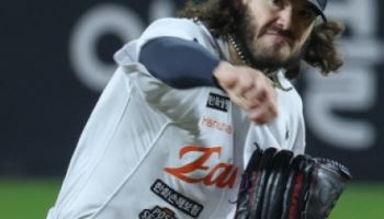 폰세, 스포츠서울 '올해의 선수' 수상...'삼성 이적' 최형우는 '기록상'