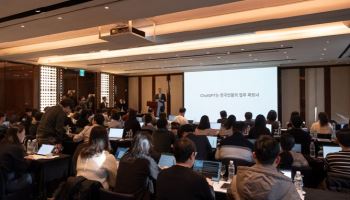 '챗GPT 노동 혁명'에 먼저 올라탄 한국...다음 스텝은?