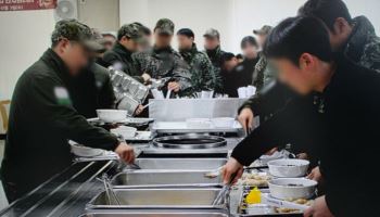 더본코리아, 장병 450명에 홍콩반점 '사랑의 짜장면 나눔' 봉사활동 진행