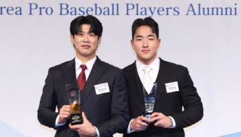 송성문, 현역 선수 이어 은퇴 선수가 뽑은 '최고 선수상'