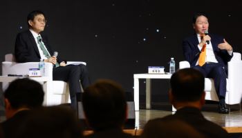 이창용 총재, 최태원 회장 만나 “자본 자율화, 사회적 공감 필요해”