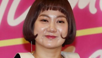 박나래, 이번엔 '주사 이모' 논란…소속사 "불법 행위 없었다" 반박(종합)