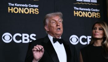 트럼프 “넷플릭스 워너브라더스 인수 지켜봐야…관여할것”