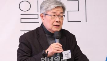 文정권 노동장관 "정년연장 시 임금체계 개편 병행해야"