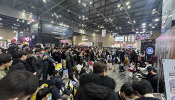밸로프, AGF 2025 성료…"라스트오리진·소울워커로 소통"