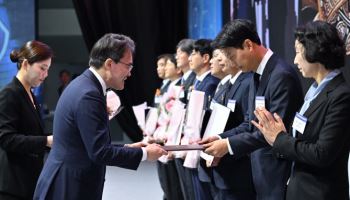 데이터센터 저전력  지원 ‘포인트테크놀로지’, 코리아테크 페스티벌서 국무총리 표창