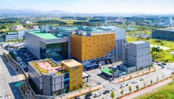 2차전지 등락 속에도 양극재株는 간다…연말 랠리 이어질까