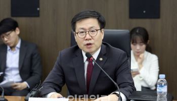 이달 중 한미 비관세 협의 개시…여한구·美무역대표 만난다