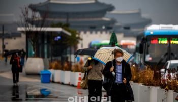 전국 흐리고 오전에 '비 또는 눈'…"출근길 우산 챙기세요"[내일날씨]