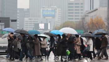 "출근길 우산 챙기세요"…전국 오전에 '비 또는 눈' 