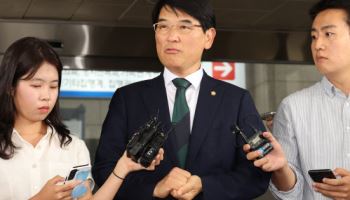 [속보]결백하다더니…'보좌관 성추행' 박완주 전 의원, 징역 1년 확정