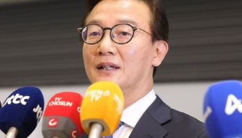 박지원 “나도 ‘한빛은행 사태’서 살아남아…전재수 돌아온다 확신”