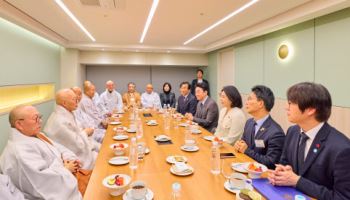 김혜경 여사, 불교지도자 송년만찬 참석