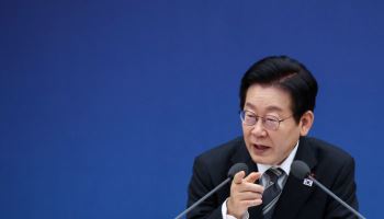 “환단고기 믿는 대통령이라니”…이준석, 李 향해 ‘맹비난’