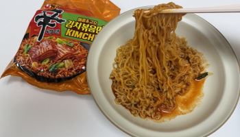 불닭 잡는다? 신라면 신무기 '김치볶음면'…해외서 통할까