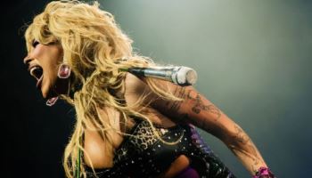 격정 트월킹에 관객 혼 쏙…도자 캣, 19禁 첫 내한서 무대 압도