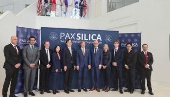 中 희토류 무기화에…美, 韓 등과 AI·반도체 협력체 출범(종합)