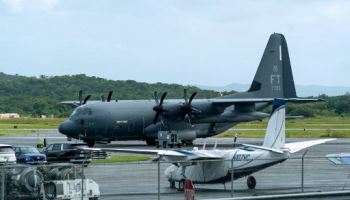 전운 감도는 베네수…美, 전자전기·공중급유기까지 배치
