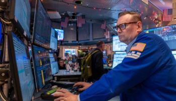 “기술주 독주 끝”…월가, 의료·산업·에너지로 눈 돌린다