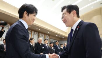 한 살 형…李 대통령 만난 최수종, 동안 외모 '깜짝'