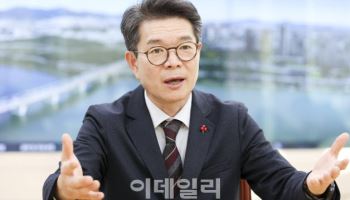 정원오 "서울시장 출마 과정 밟고 있는 중…대통령 칭찬 깜짝 놀라"