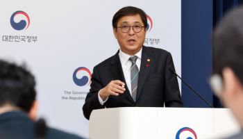 최휘영 장관 "K컬처, 새 성장 동력…5만명 규모 돔구장 필요"