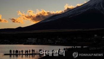 日 ‘타이완 발언’ 여파에 中 방일객 급감…한 달 새 15만명 줄어