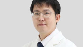[전문의 칼럼] 발모양 변하는 무지외반증, 수술이 필요한가?