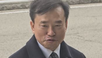 첫 출근 방미통위원장 “공정한 질서 조성자 역할 할 것”