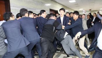 ‘패트 충돌’ 박주민·박범계, 벌금형 선고유예…사건 6년여 만(상보)