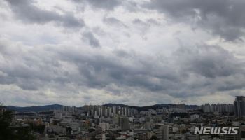 전국 5㎜ 미만 산발적 비 예보, 낮 기온은 ‘포근’