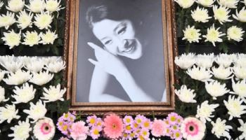 "더 못 해 드려서 웁니다"… 이종혁 등 故 윤석화 애도물결