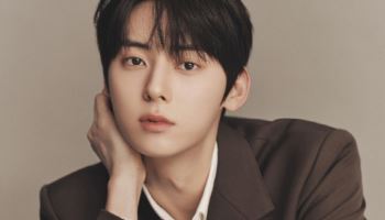 황민현, 군 복무 마치고 팬들 곁으로… "카메라 앞 어색해"