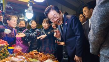 부산 찾은 李, 전통시장 찾아 민생 현장 점검