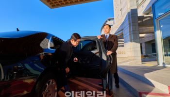 李대통령, 용산 마지막 출근…29일부터 청와대 집무