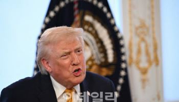 트럼프 젤렌스키 회담 앞두고 "뭘 가져오나 보겠다"